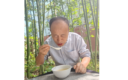 2025 健康飲食趨勢：天然食材成主流，隨州葛根粉走進(jìn)老年人餐桌