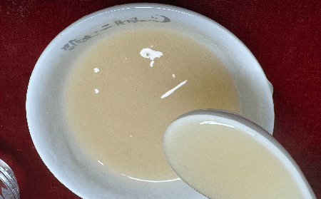 多少媽媽栽在輔導作業(yè)上！姥姥端來的一杯溫熱有機葛根粉，竟成了情緒 “滅火器”